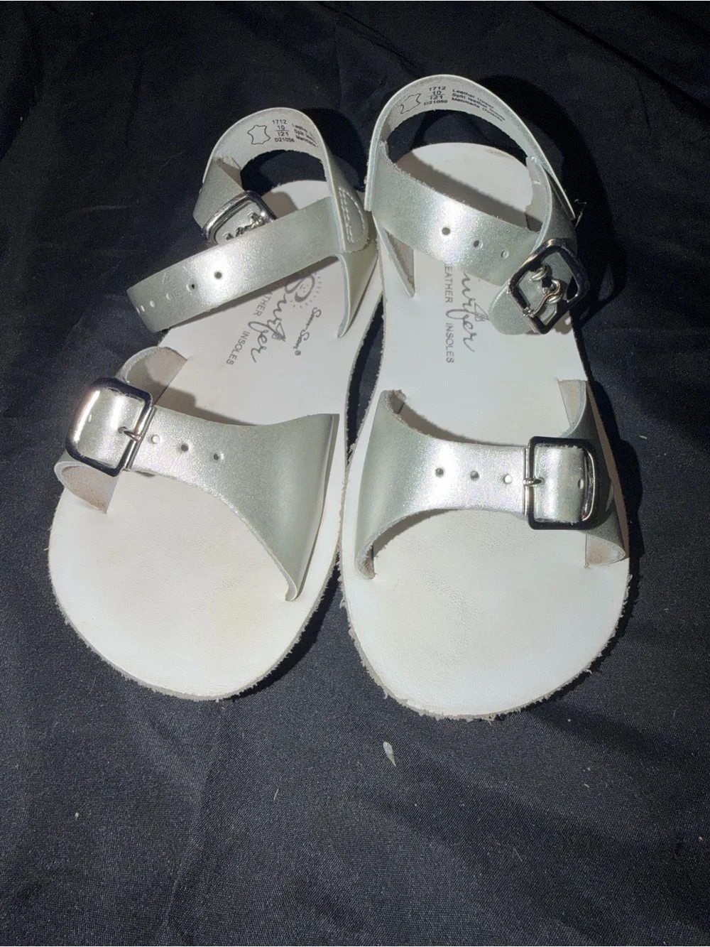 Sun-San Sandals leather straps silver and white size 10 excellent condition
